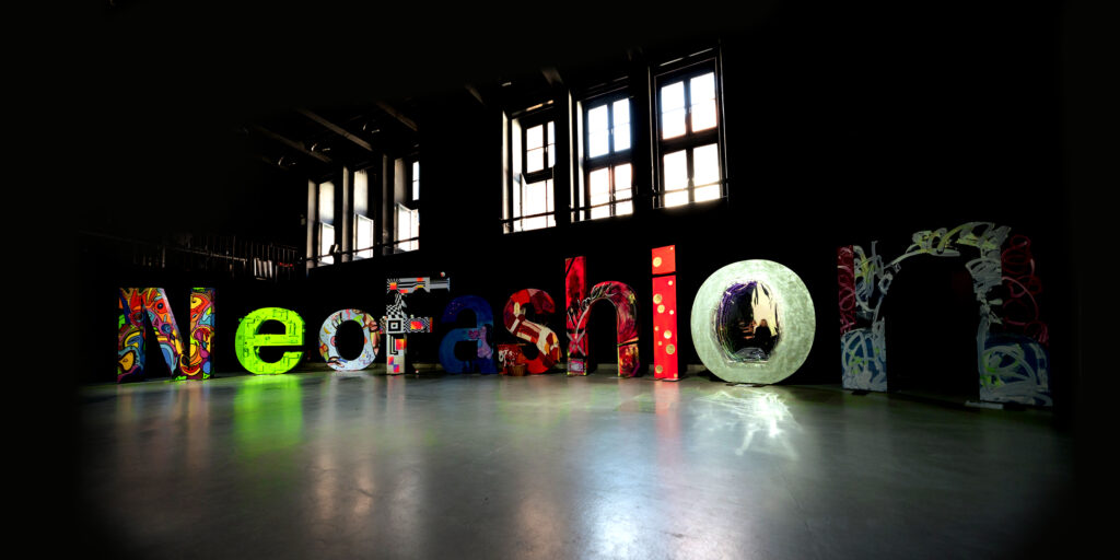 Neo.Fashion. Letters – Fashion meets Art.